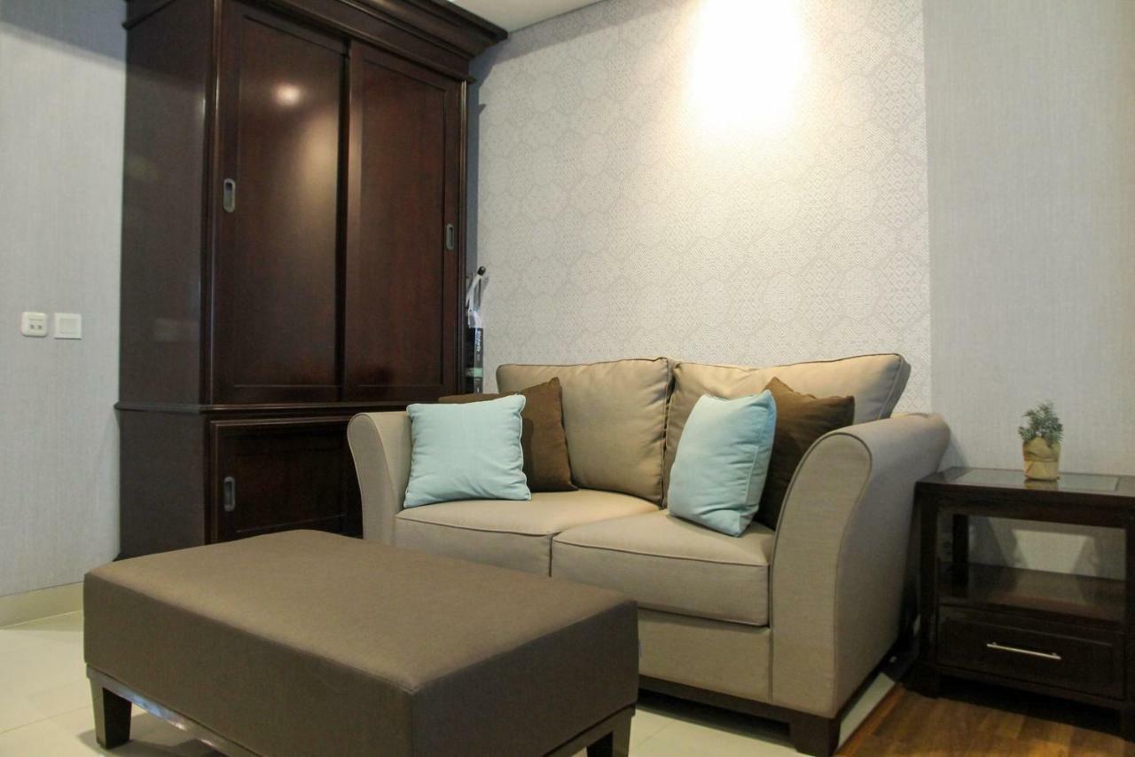 Elegant 1Br Kemang Village Apartment By Travelio Джакарта Екстер'єр фото